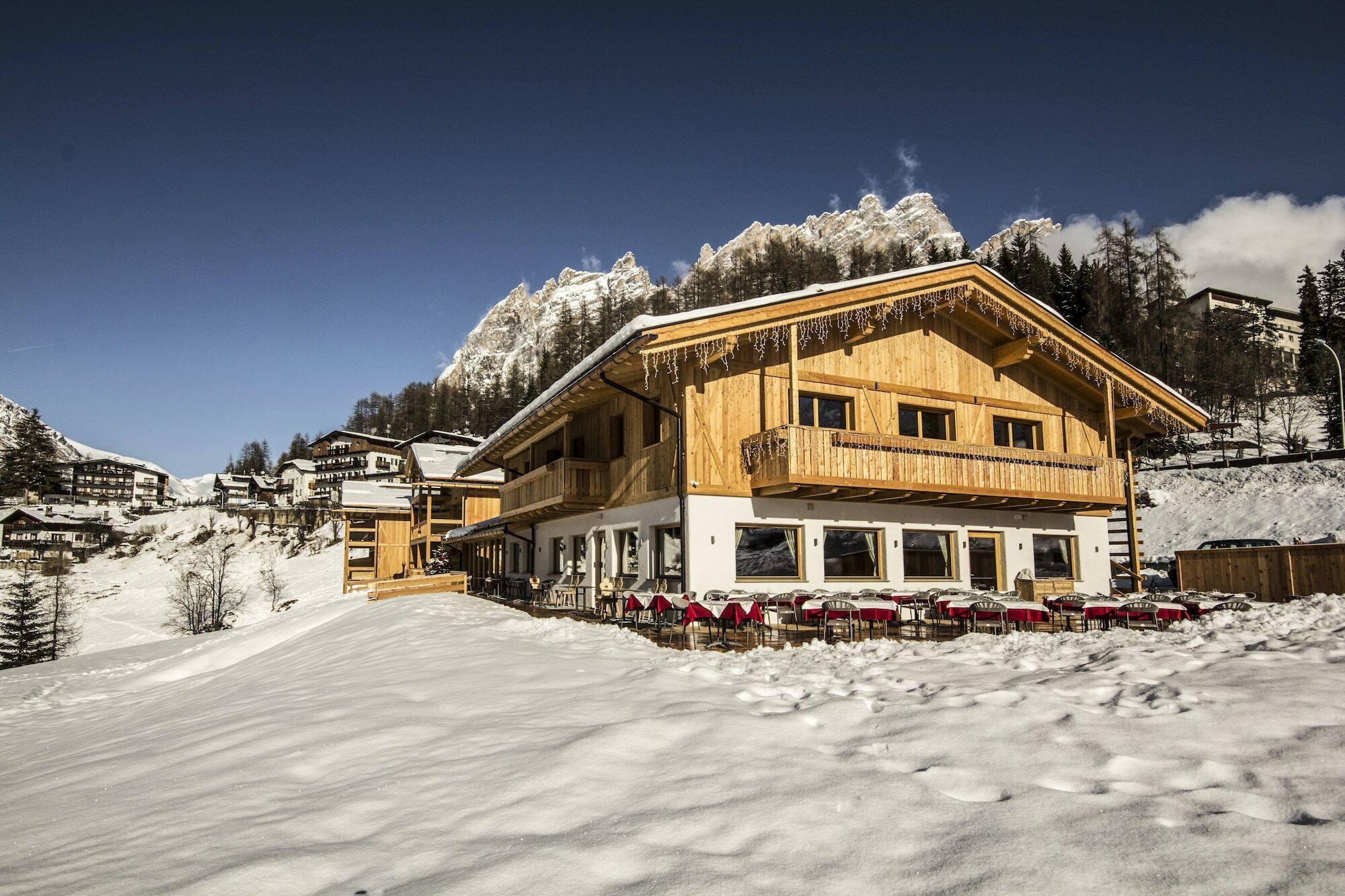 Dolomiti Lodge Alvera Cortina d'Ampezzo Exterior foto